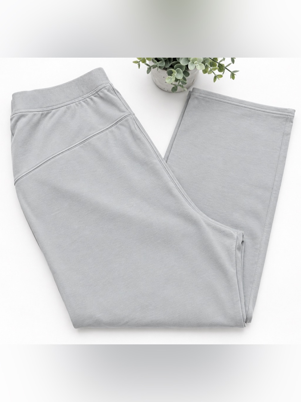 Lululemon Every Moment Pant 26” Vapor Size 8
